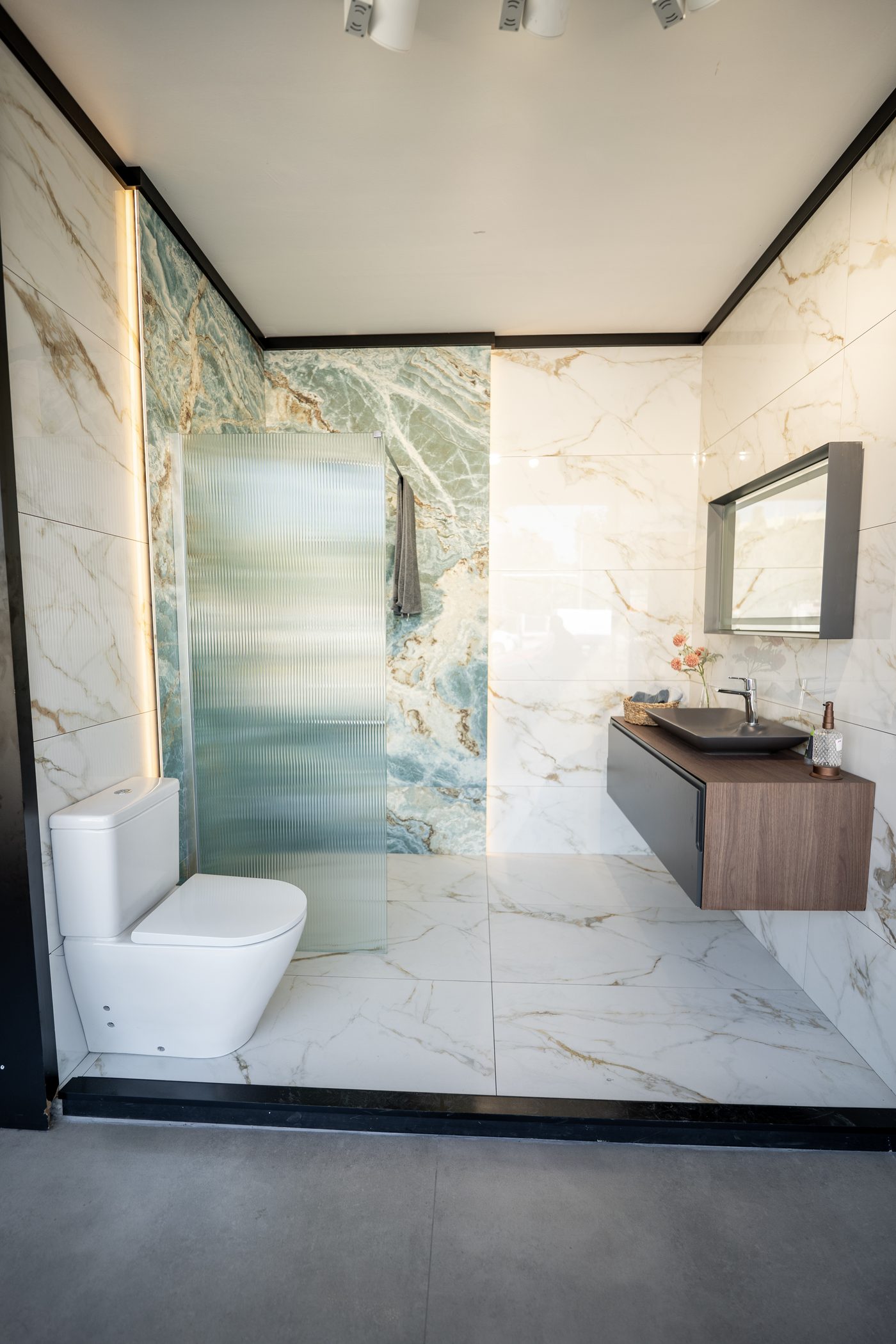 Mermer banyo kurgusu